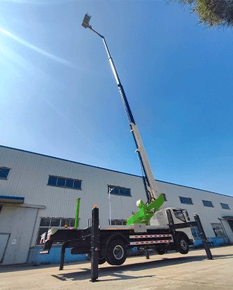 Truck-Mounted Telescopic Boom Lift 2 1 1