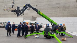 blog 11 Jovoo Boom lift at industrial side